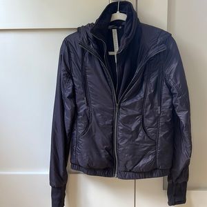 Lululemon Womens light puffer with zipper in Dickey fleece - size 4